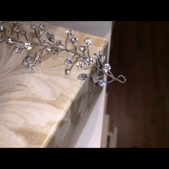 Swarovski crystal vine headpiece - Picture 4 of 16